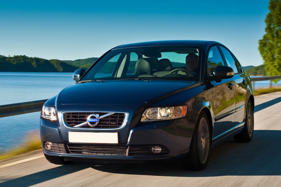 Rent a Car in Bucuresti - Flota Noastra | Volvo S40